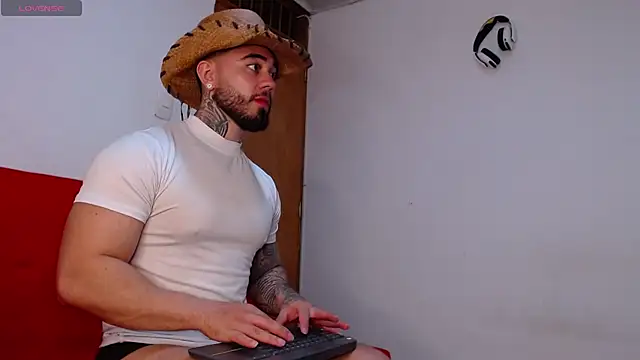 Snapshot of tommyblessd1 chatting on November 19, 2025, 5:51 am tommyblessd1 online show from November 19, 2025, 5:51 am