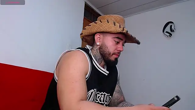 Snapshot of tommyblessd1 chatting on October 24, 2025, 4:39 pm tommyblessd1 online show from October 24, 2025, 4:39 pm