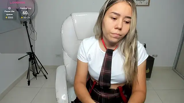 Aiilyn Ds online show from September 11, 2025, 9:42 am