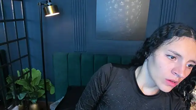 aliceandsia online show from September 17, 2025, 3:08 am