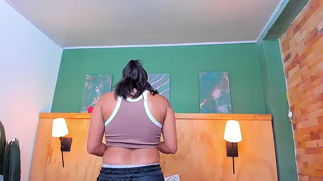 aliceandsia online show from November 12, 2025, 7:40 pm