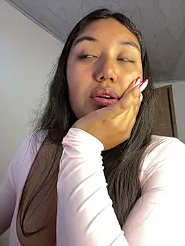 SharaRous online show from February 7, 2026, 11:02 pm