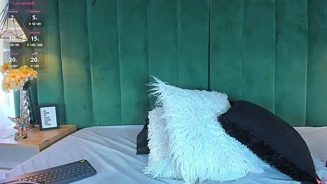 kittyy milk 001 online show from September 19, 2025, 4:55 pm