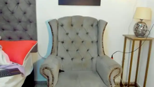 nahiroby ebony online show from October 10, 2025, 7:04 pm