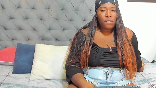 nahiroby ebony online show from April 10, 2026, 5:42 pm