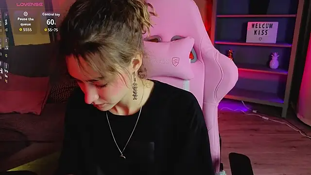   grace   online show from October 13, 2025, 10:28 am