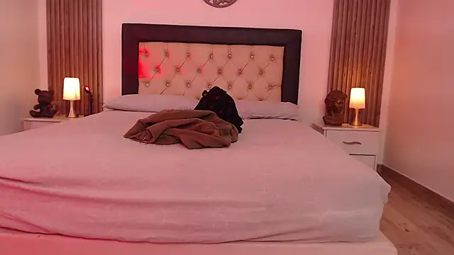 Red kytty6 online show from October 7, 2025, 7:48 pm