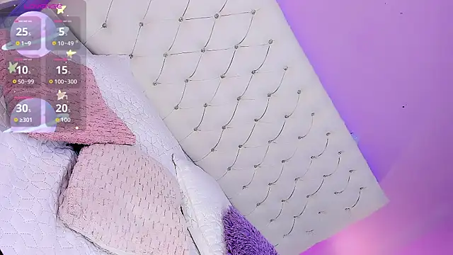 DaniielaV online show from November 9, 2025, 2:10 pm