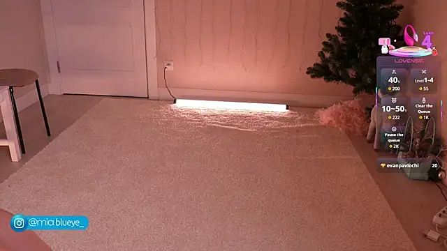 Snapshot of Miablueye chatting on January 18, 2026, 3:04 pm Miablueye online show from January 18, 2026, 3:04 pm