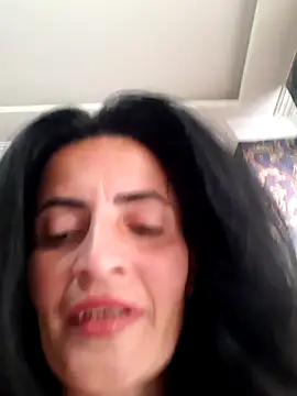 Gecenin Kralicesi online show from May 16, 2026, 6:23 am