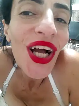 Snapshot of Gecenin_Kralicesi chatting on November 6, 2025, 6:45 pm Gecenin Kralicesi online show from November 6, 2025, 6:45 pm