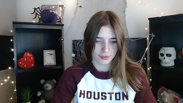 JuiceLips   online show from November 7, 2025, 8:19 am