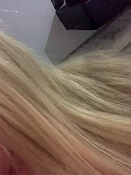 loiragoxtosinnha online show from November 6, 2025, 4:27 am