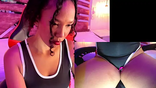 NovaLyn online show from September 23, 2025, 4:41 am