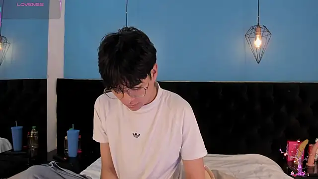 AleAurarashi online show from October 2, 2025, 11:24 am