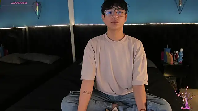 AleAurarashi online show from September 19, 2025, 10:08 am