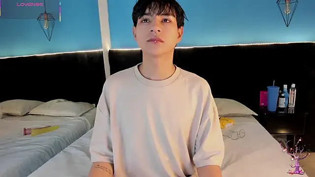 AleAurarashi online show from September 14, 2025, 2:45 am