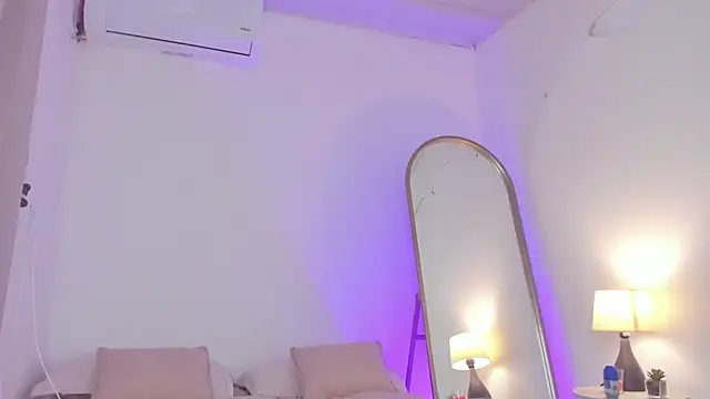 elzafuentes1 online show from October 24, 2025, 9:14 pm