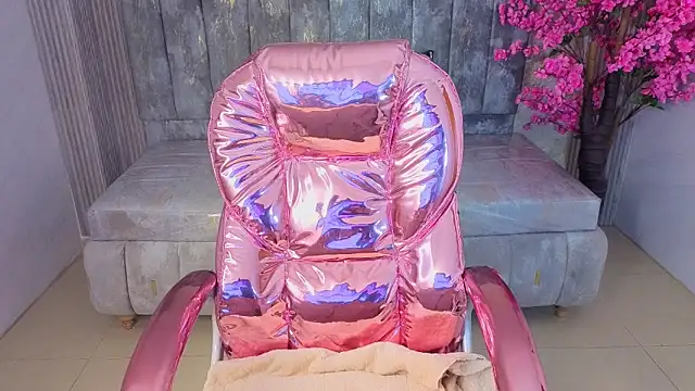 kim lush s online show from March 10, 2026, 8:13 pm