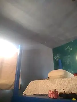 Apineapple07 online show from May 19, 2026, 3:41 pm