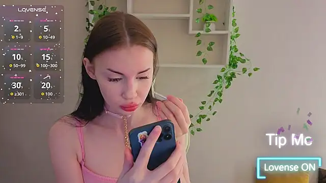 Jennie Hunter online show from December 5, 2025, 9:41 am