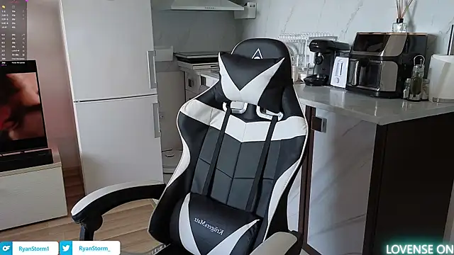 RyanStorm  online show from October 30, 2025, 10:46 am