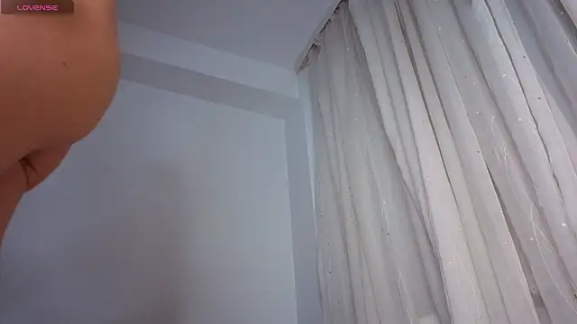 SkinnyMode online show from October 14, 2025, 1:06 am