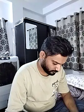 Snapshot of avi007p chatting on February 24, 2026, 7:04 pm avi007p online show from February 24, 2026, 7:04 pm