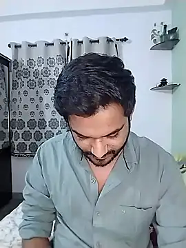 avi007p online show from November 21, 2025, 9:03 pm