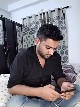 Snapshot of avi007p chatting on January 31, 2026, 7:34 pm avi007p online show from January 31, 2026, 7:34 pm