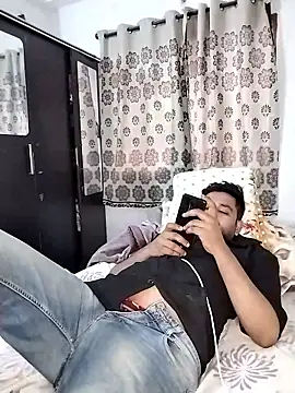 Snapshot of avi007p chatting on February 1, 2026, 11:08 am avi007p online show from February 1, 2026, 11:08 am