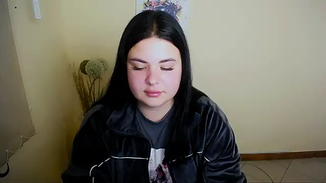 Snapshot of _Trisha_li chatting on October 13, 2025, 12:07 pm Trisha li online show from October 13, 2025, 12:07 pm