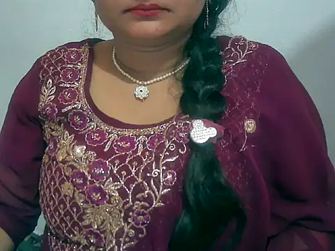 Saniya K online show from November 30, 2025, 3:57 pm