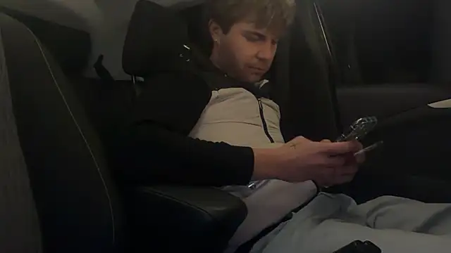 Snapshot of RioBlaze chatting on March 4, 2026, 6:48 pm RioBlaze online show from March 4, 2026, 6:48 pm