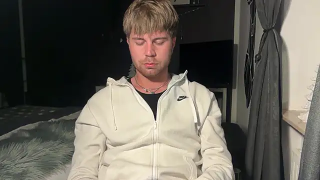 Snapshot of RioBlaze chatting on February 5, 2026, 5:20 pm RioBlaze online show from February 5, 2026, 5:20 pm