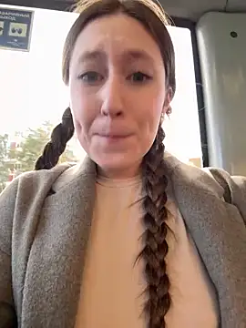 FroggyAnna online show from October 3, 2025, 1:23 pm