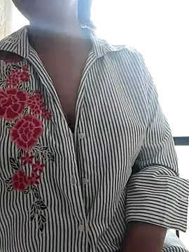 Love birdss69 online show from October 30, 2025, 11:19 am