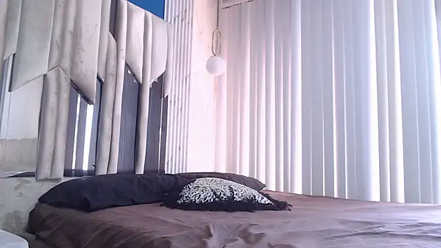 KiraaWild online show from October 2, 2025, 7:17 pm