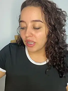 LoanaSantos online show from November 11, 2025, 11:53 pm