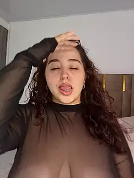 LoanaSantos online show from April 30, 2026, 10:25 pm