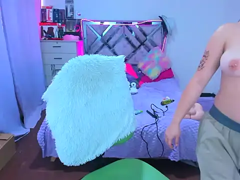 Luna Analya online show from October 21, 2025, 12:37 pm