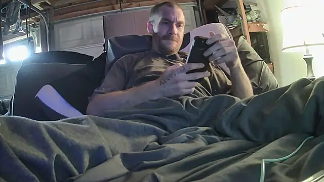 Snapshot of Tiggitytomociti chatting on November 6, 2025, 11:20 pm Tiggitytomociti online show from November 6, 2025, 11:20 pm