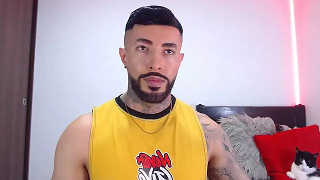 Snapshot of andrea_de_lucaa chatting on February 5, 2026, 12:28 am andrea de lucaa online show from February 5, 2026, 12:28 am