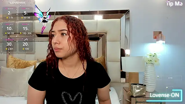 megannherrera online show from December 3, 2025, 11:53 am