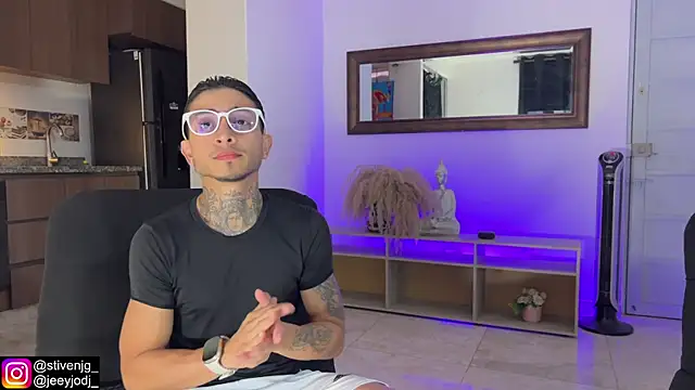 tattoguys cums online show from December 2, 2025, 11:06 pm