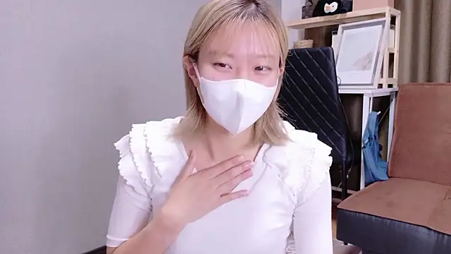 Nana  ch online show from October 3, 2025, 7:10 am