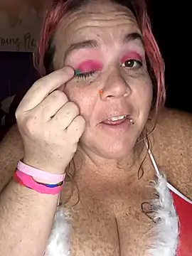 Courdles online show from December 3, 2025, 7:52 am