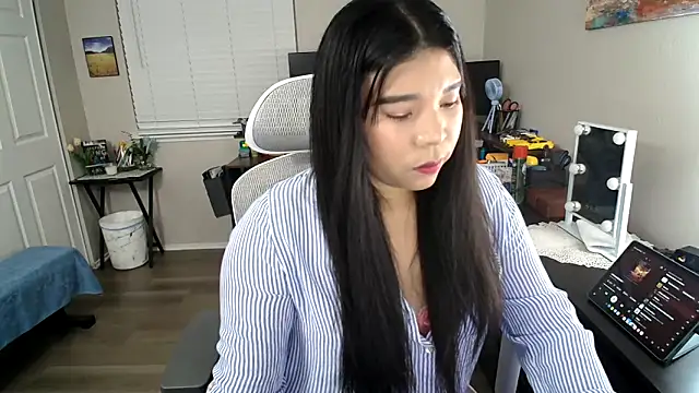 SHEILYN  online show from April 7, 2026, 4:14 am