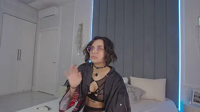 VioletAsh online show from March 22, 2026, 4:38 am