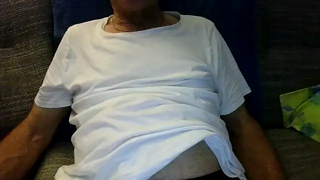 Snapshot of velikifant7 chatting on November 26, 2025, 7:25 pm velikifant7 online show from November 26, 2025, 7:25 pm